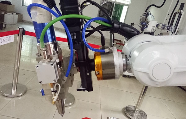 Máy hàn và cắt laser cánh tay robot Baisheng để xử lý 3D