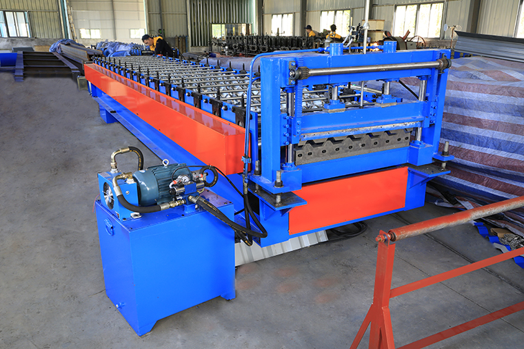 Roof Panel Roll Forming Machine