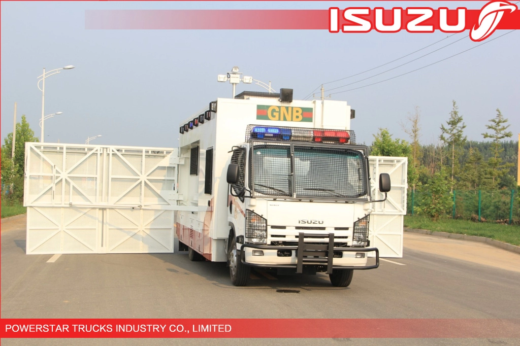Xe tải Isuzu Police Workshop Truck có bảo vệ cho trường hợp khẩn cấp