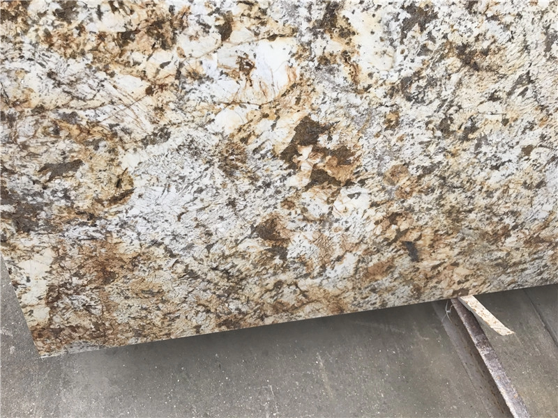 Mặt bàn bếp bằng đá granit tuyết Giallo