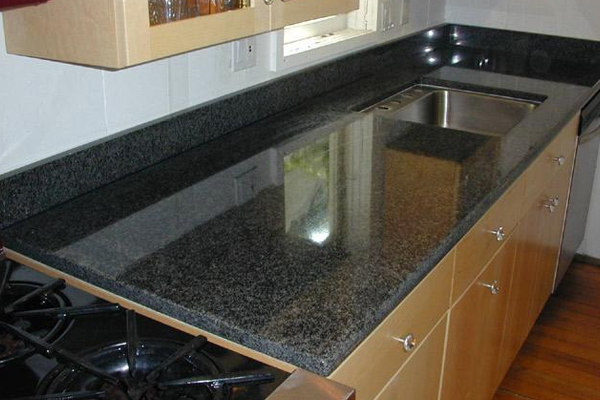 Mặt bàn bếp bằng đá granite