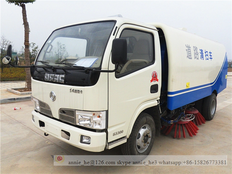 Xe tải quét đường hạng nhẹ DongFeng 4000 Lít
