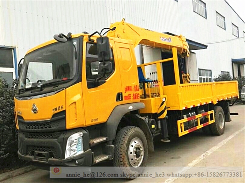 Xe tải 6,3 tấn có cần cẩu LiuQi ChengLong