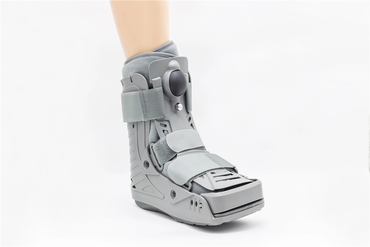 Niềng giày Walking Boot ngắn aircast Vỏ nhựa 360 độ và bóng đôi bên trong