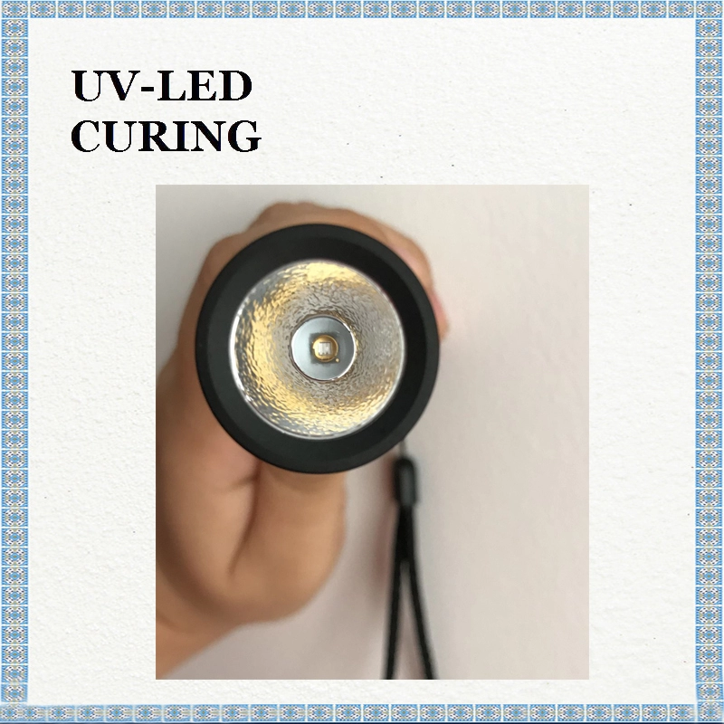 Bên trong Hàn Quốc 3W UV LED UV365nm Đèn pin UV để phát hiện rò rỉ kiểm tra huỳnh quang