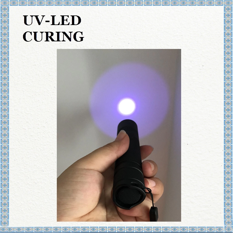Bên trong Hàn Quốc 3W UV LED UV365nm Đèn pin UV để phát hiện rò rỉ kiểm tra huỳnh quang