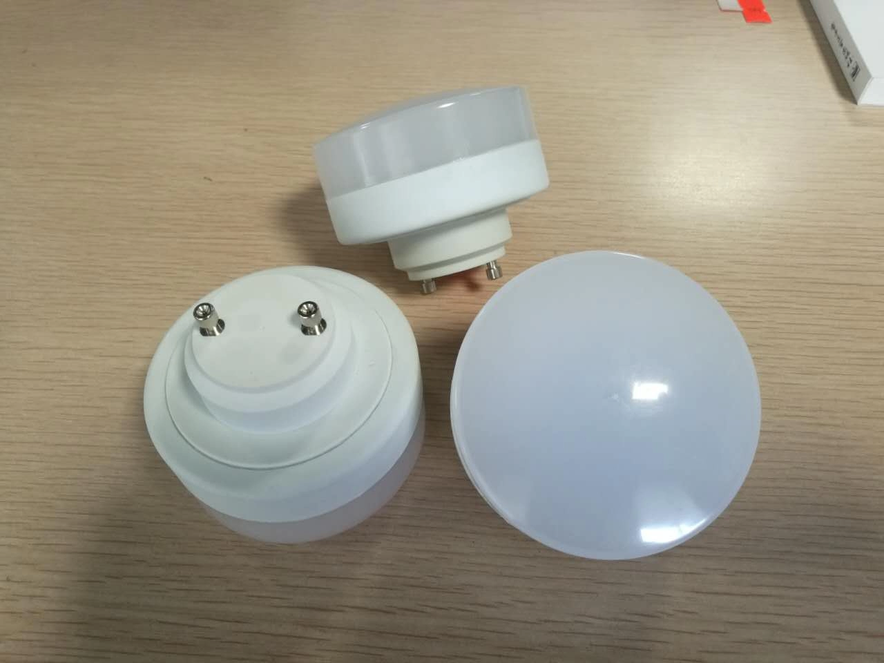 Đèn tủ giữ đèn LED GU24