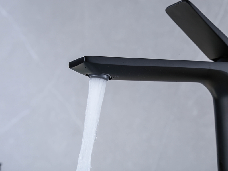 Pure Black Basin Bathroom Faucet 