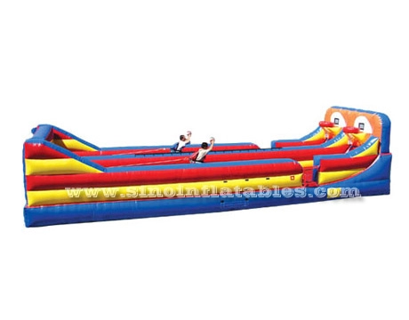 Trẻ em làn đường đôi ngoài trời N người lớn chạy bungee bơm hơi với ném bóng rổ từ Sino Inflatables