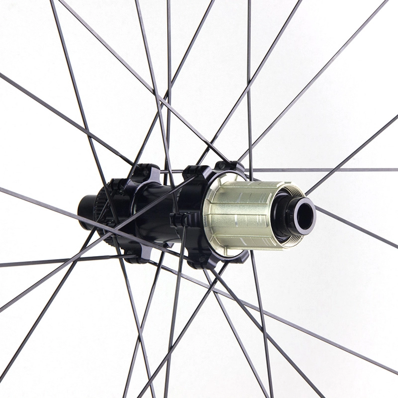Xe đạp đường bộ carbon nhẹ phanh đĩa carbon bánh xe hình ống