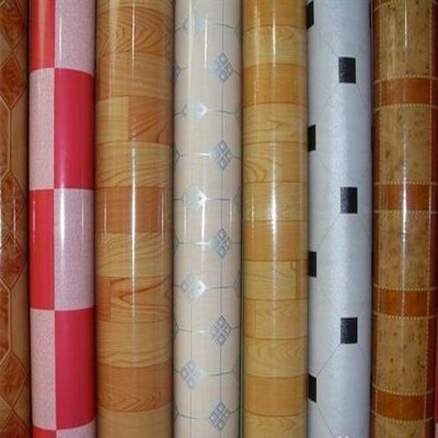 Sàn PVC đầy màu sắc cho nhà container
